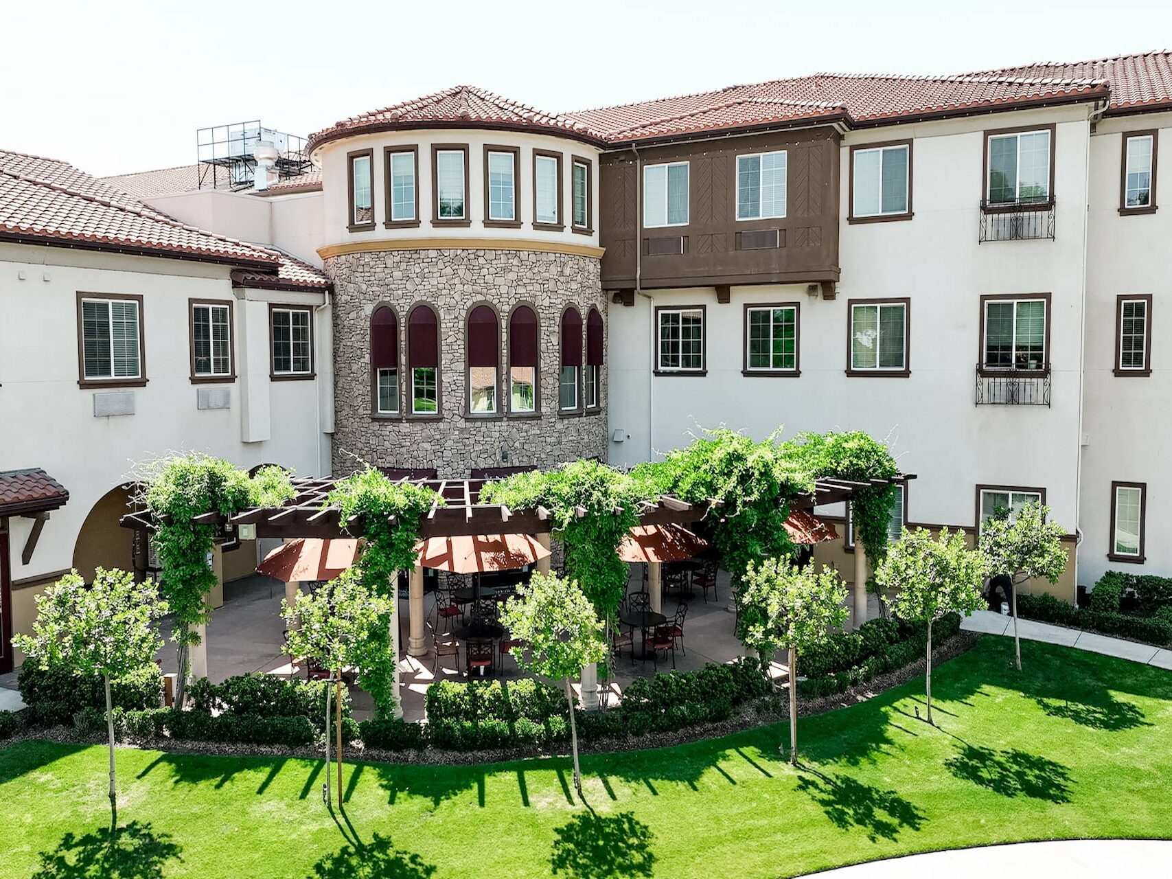 Photo of the Vineyards building at The Vineyards California Armenian home. Links to more information about the Assisted Living residence.